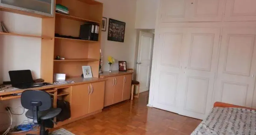 Localização privilegiada, excelente apartamento com 214m² de área útil, 03 amplas suítes