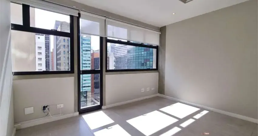 Conjunto Comercial 82m2, 4 salas, recepção, 2 toaletes, copa, 3 vagas, Paraíso.