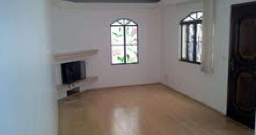Casa residencial à venda de 180 m² no Morumbi de 3 quartos sendo 1 suite e 1 vaga.
