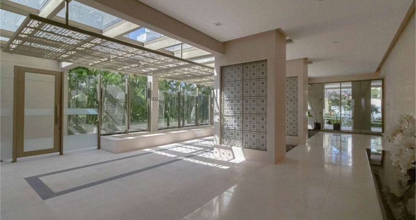 Apartamento de Alto Padrão à Venda. Varanda Gourmet fechada, Bairro nobre próximo ao Parque do Ibirapuera!!