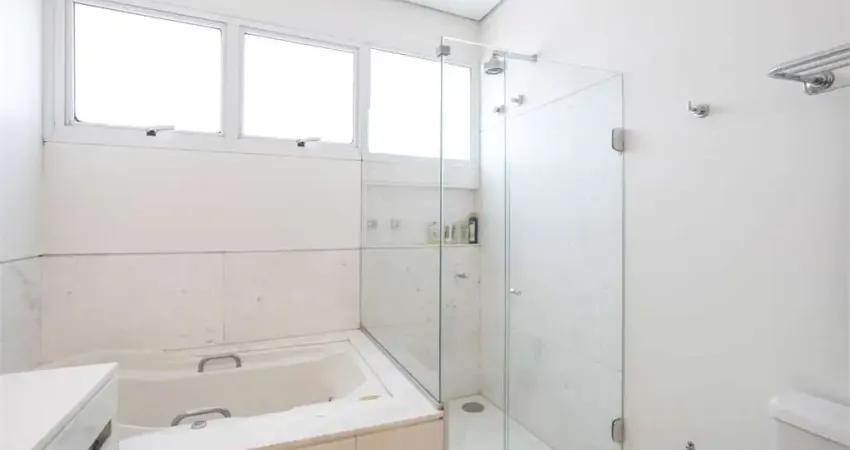 Casa maravilhosa ao lado do Parque Villa-Lobos com 4 suítes e 4 vagas na City Boaçava