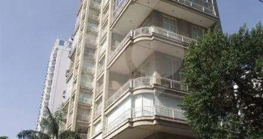 Lindíssimo apartamento localizado em região nobre e privilegiada de moema com 302m2,