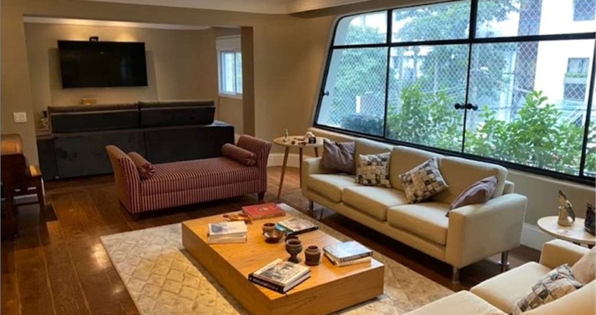 Oportunidade!!!Apartamento espaçoso em Edifício Lindenberg
