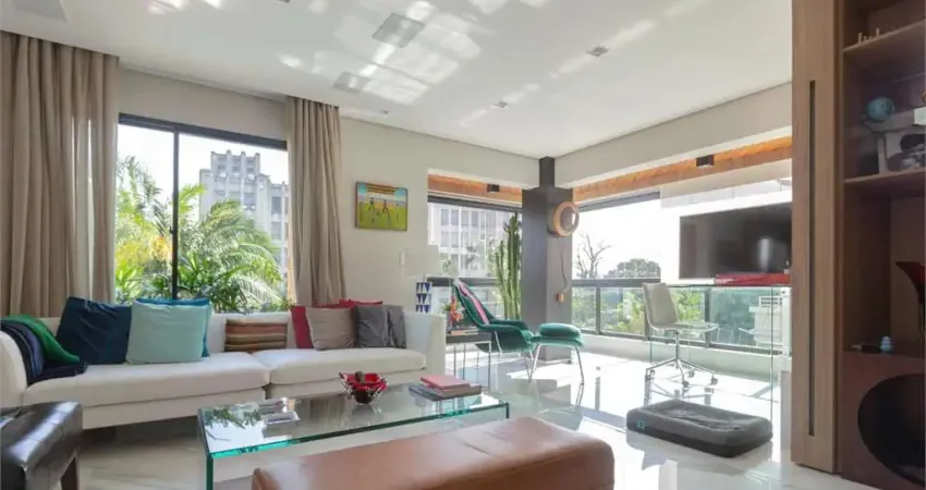 Lindo apartamento, reformado, automatizado, ao lado Parque Ibirapuera 3 dormitórios, 2 vagas!