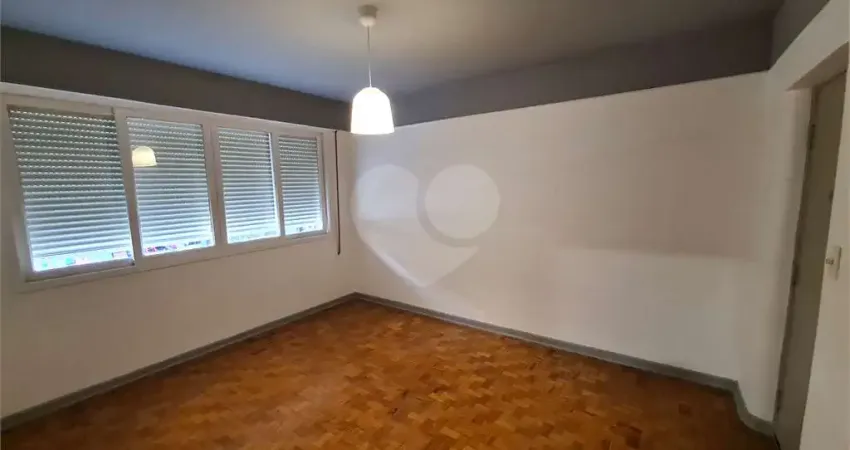 Apto. á Venda Jardins,2 quartos, sala, cozinha, dep. empregada