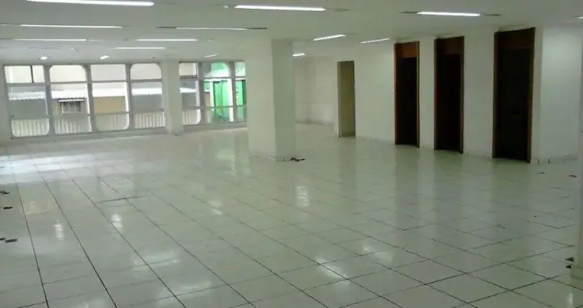 Conjunto comercial; Próximo a estação de metro Brigadeiro, na Av Paulista.