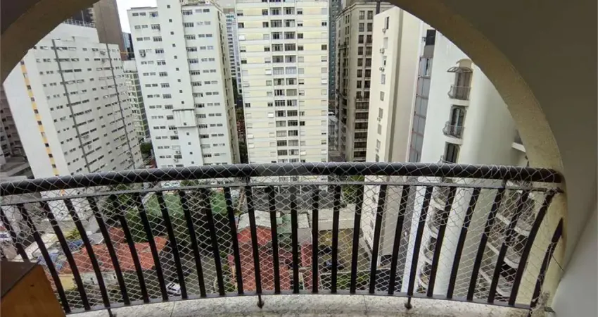 Apartamento Charmoso no Jardim Paulista próximo à Alameda Campinas, com terraço,reformado.