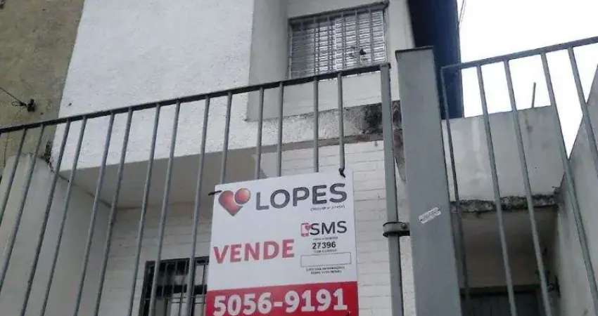 Sobrado residencial com excelente localização, ao lado do Shopping Ibirapuera.