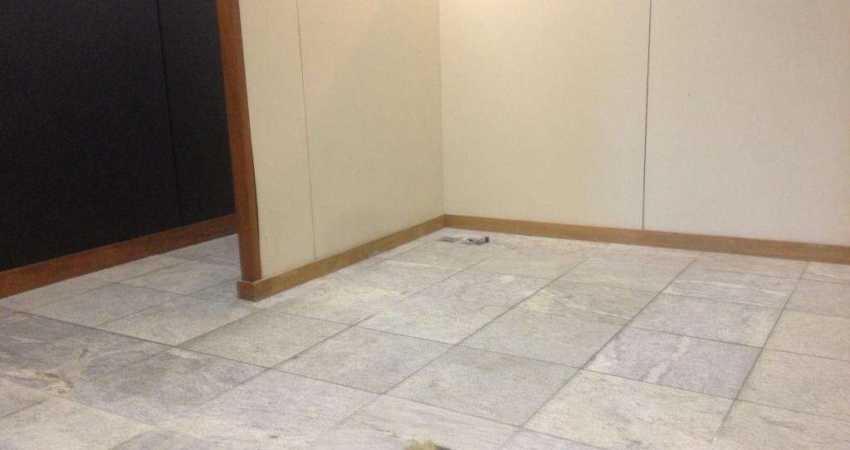 Sala Comercial | 163 metros | 5 vagas | 3 banheiros |