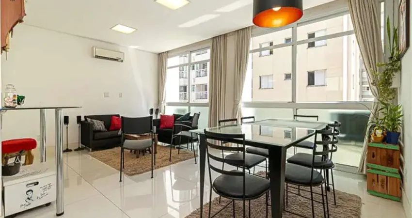 Apartamento de 120m2, 3 dormitórios sendo 1 suíte, living 2 ambientes, 1 vaga, Jardim Paulista.
