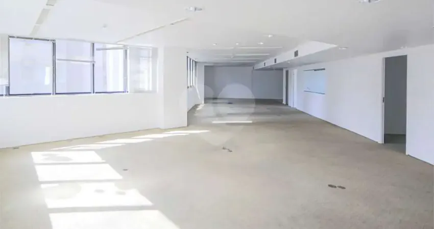 Conjunto comercial, 254 m², 5 vagas, 3 banheiros - excelente localização