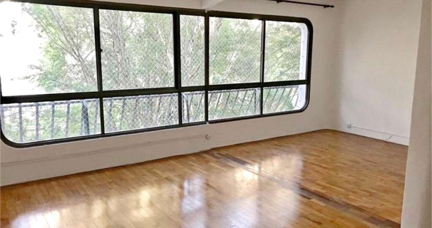 Apt em prédio elegante para deixar do seu jeito
