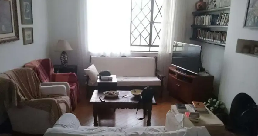 Casa/Terreno à venda no Jardim Paulista em rua tranquila com boa localização!!