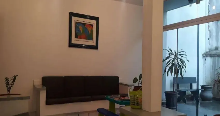 Excelente sobrado, em um dos bairros mais nobre de São Paulo