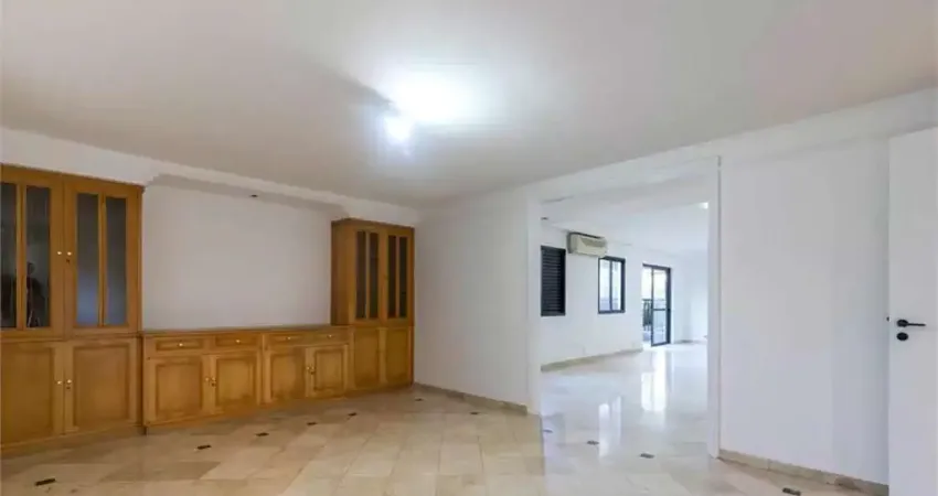 Moema Pássaros com 4 dormitórios e 4 vagas - preço imbatível