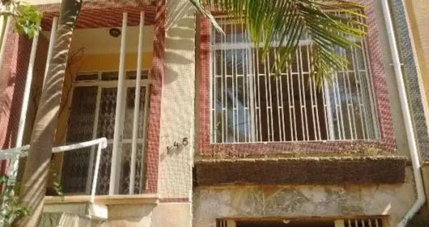 CASA A VENDA COM 270M² NA ACLIMAÇÃO
