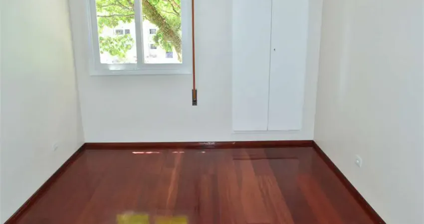 Apartamento à venda ao lado do Metro Moema com 130m²