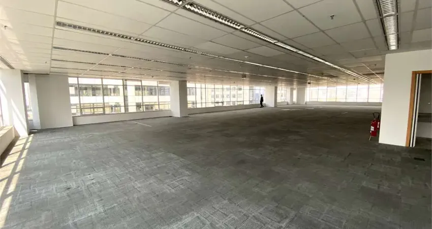 LAJES CORPORATIVAS NO PLAZA I - BROOKLIN COM 612M² e 14 VAGAS DE GARAGEM.