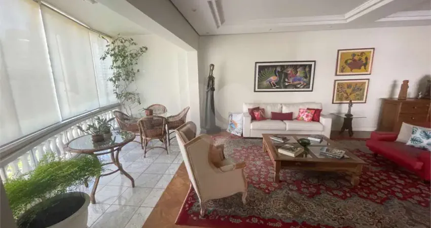 Apartamento com 350m2 3 dormitórios, 1 suite, 1 vagas e 4 banheiros