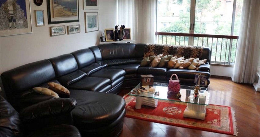 Apartamento Jardins com 276 m², 3 dormitórios, sendo 1 suíte, 1 vaga, próximo metrô.