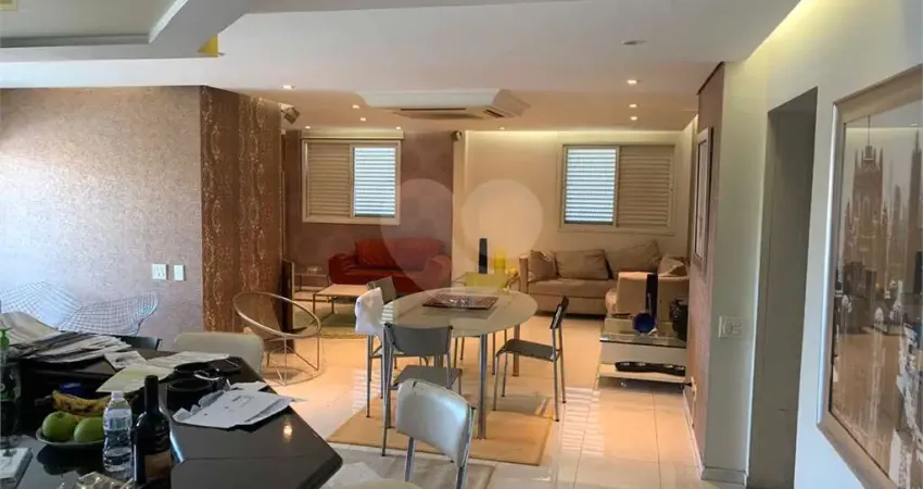 Excelente apartamento duplex com 150 m2, 3 suítes com closet, 4 vagas em Mirandópolis.