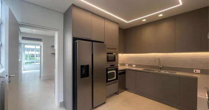 Apartamento Reformado com 4 dormitórios, 1 suíte, 2 vagas na Joaquim Eugênio de lima