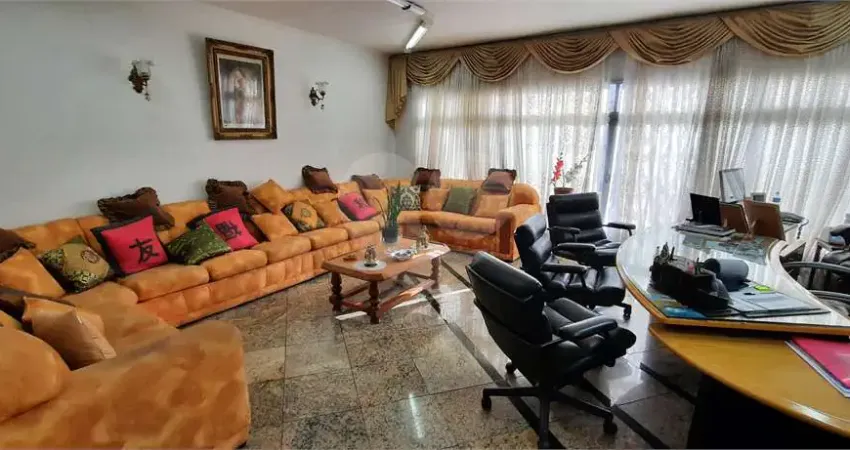 Casa com 3 quartos à venda na Rua das Hortênsias, --, Planalto Paulista, São Paulo