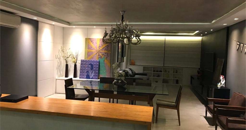 Apartamento 136 m2 no Jardins  3 dormitórios sendo 1 suíte