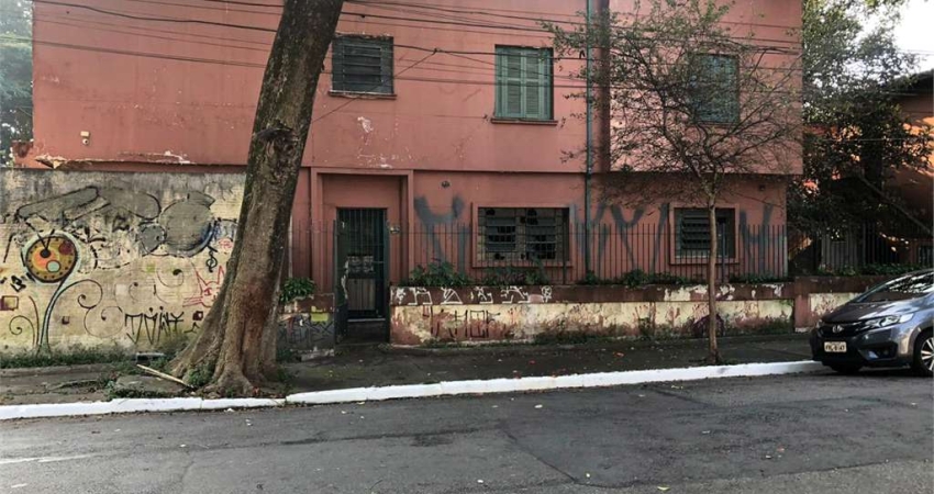 CASA PARA INVESTIDOR, OTIMA LOCALIZAÇÃO E INFINITAS POSSIBILIDADES PARA DEIXAR DO SEU JEITO!