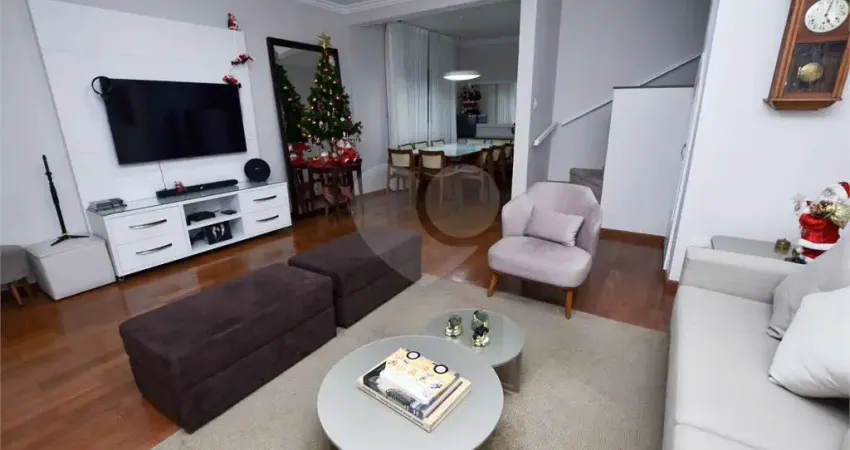 Sobrado à venda de 270 m² na vila mariana com 3 dormitórios, 1 suíte e 2 vagas.