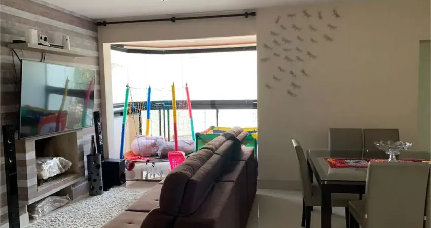 Apartamento com 3 quartos à venda na Rua Manoel Carneiro Silva, --, Saúde, São Paulo