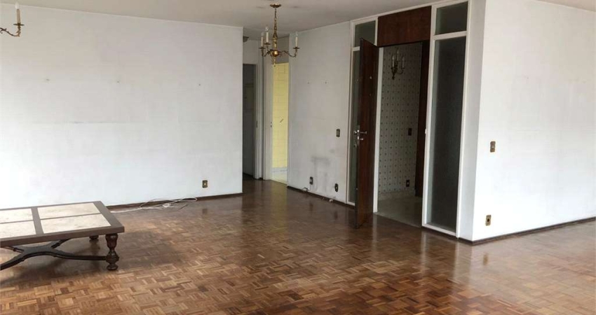 Apartamento com 183 metros  e 1 vaga no Jardim Paulista