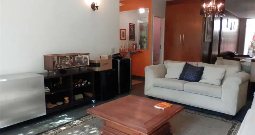 Casa com 3 quartos à venda na Rua Barão do Triunfo, --, Campo Belo, São Paulo