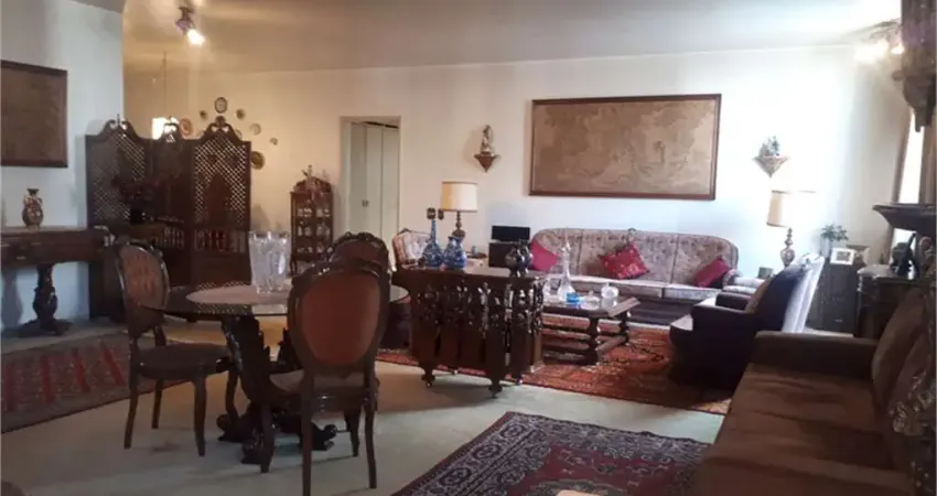 Higienópolis amplo com janelões