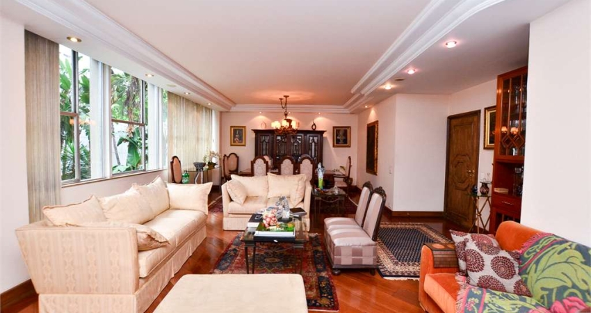Apartamento a poucos metros da Paulista e do Shopping Cidade SP!   277 m2 / 3 suítes.
