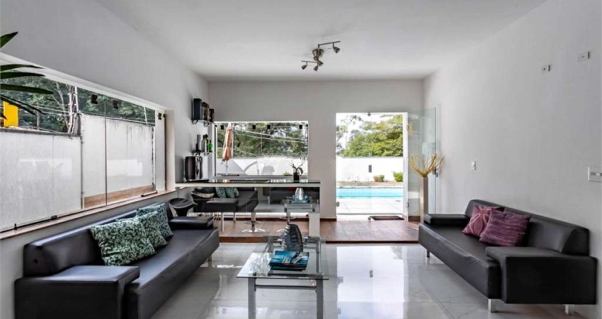 Sobrado Panamby, já esta montado para comercio c/várias salas , espaço Zen, piscina.