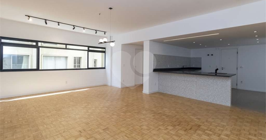 Apartamento a  venda com  220 m²,  3 quartos e 2 vagas