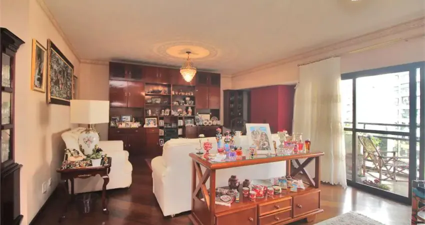 Apartamento com 3 suítes Moema Índios, ótima vista!