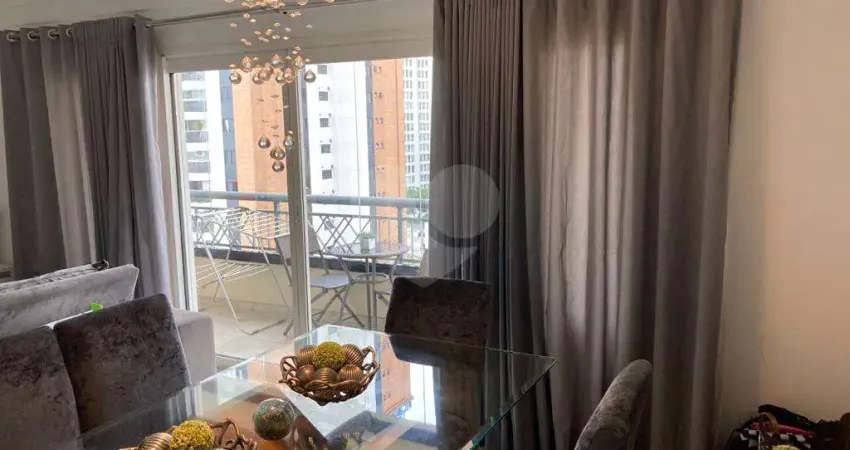 Vila mariana!!!ótimo condomínio.  116 m² de área útil. 3 dorm, sendo 1 suíte,sala com varanda, 2 vag