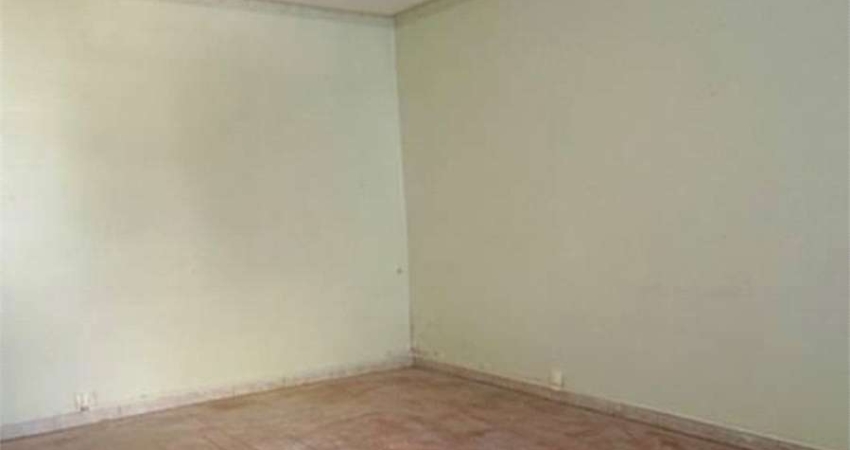 Casa com 3 quartos à venda na Rua Martim de Sá, --, Vila Mariana, São Paulo