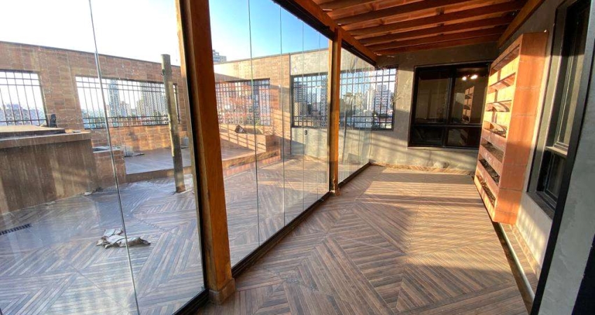 Excelente cobertura duplex com jacuzzi, lareira e churrasqueira, vista fantástica no Alto da Lapa.