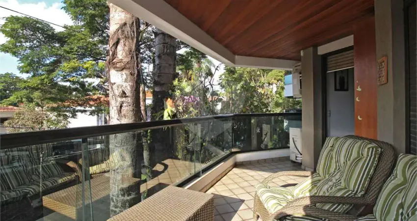 Apartamento com ampla varanda, 144m2, vista para piscina e 2 vagas