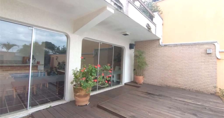 CASA COM PISCINA!!!!