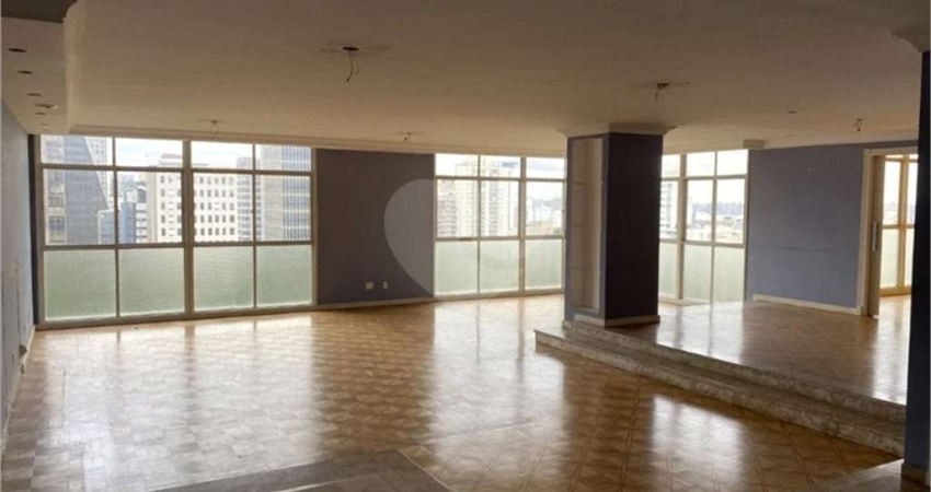 Apt espaçoso com vista verde no Jd. América