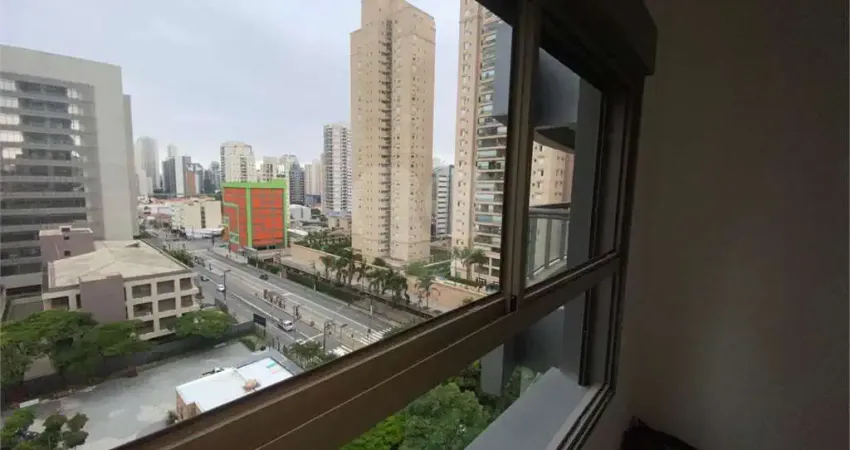 Apartamento a venda no Brooklin, a 200 m do metrô, com 81 m2, terraço, 3 quartos (1 suíte) e 1 vaga.