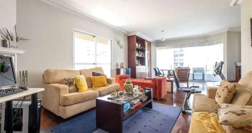 Apartamento Jd Paulista com 4 dormitórios e 3 vagas.