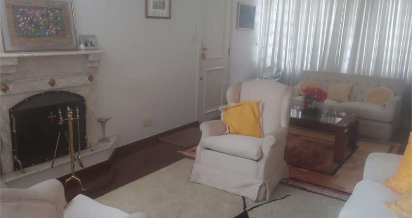 Sobrado com 3 quartos, 2 vagas