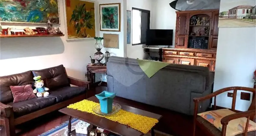 Apartamento com varanda, 3 quartos, 2 suítes no paraíso ! andar baixo