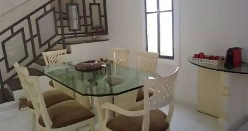 Casa à venda no Brooklin de 165m² com 3 dormitórios, 1 suíte e 2 vagas.