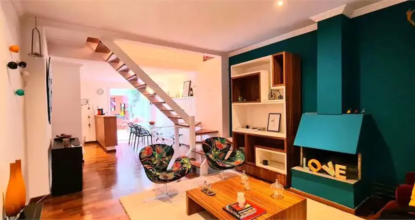 Casa de Vila com 2 dormitórios, living e quintal gourmet